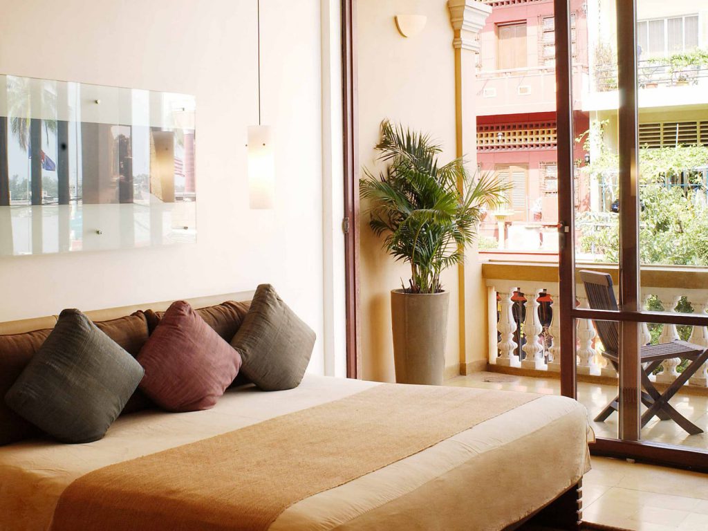 Phnom Penh, FCC hotel | Rama Tours